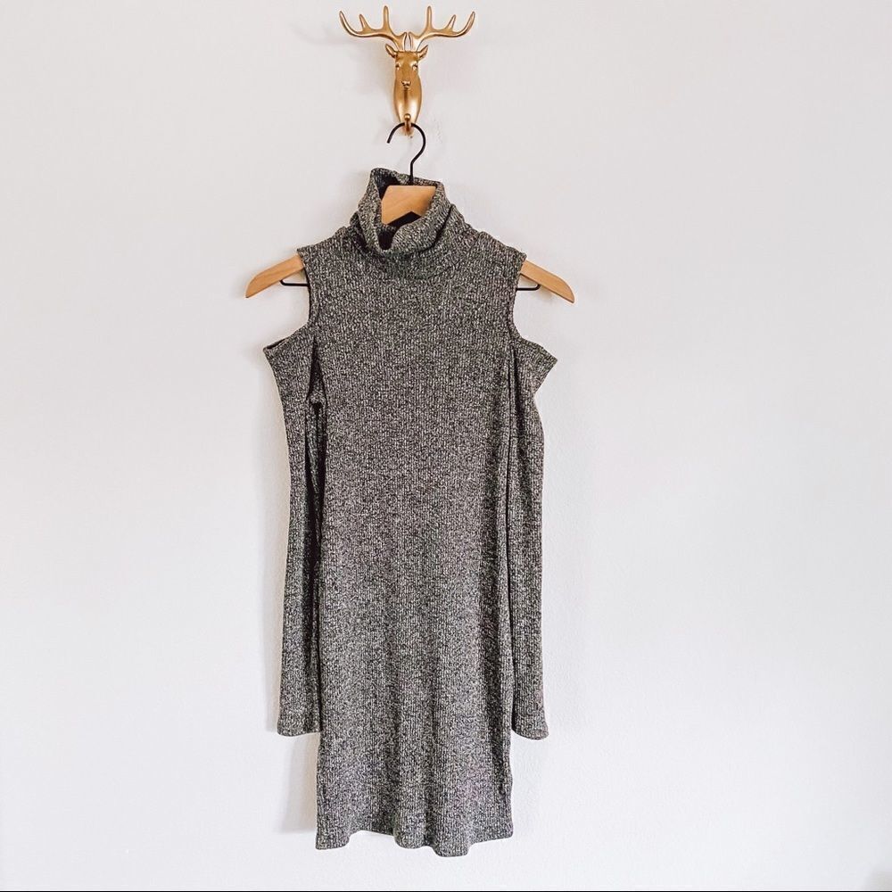 SILENCE & Noise Cold Shoulder Mock Neck Dress Med